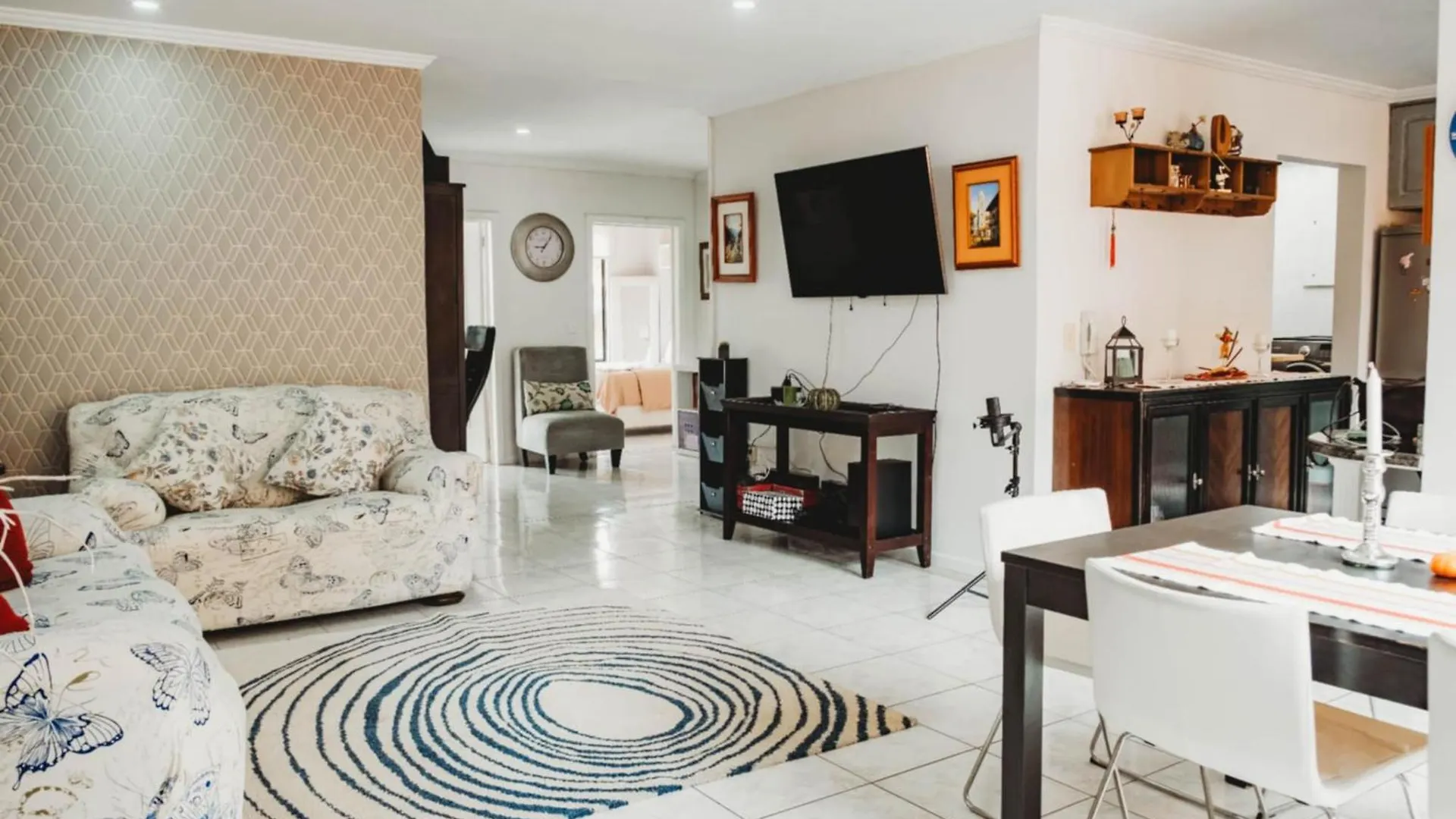 Top Floor 3 Bedroom Apartment Located 10Min Away From The Cathedral Cuenca