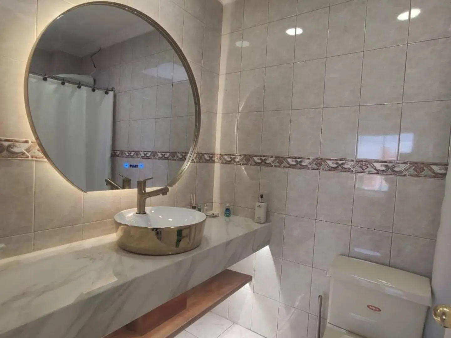 Top Floor 3 Bedroom Apartment Located 10Min Away From The Cathedral Cuenca