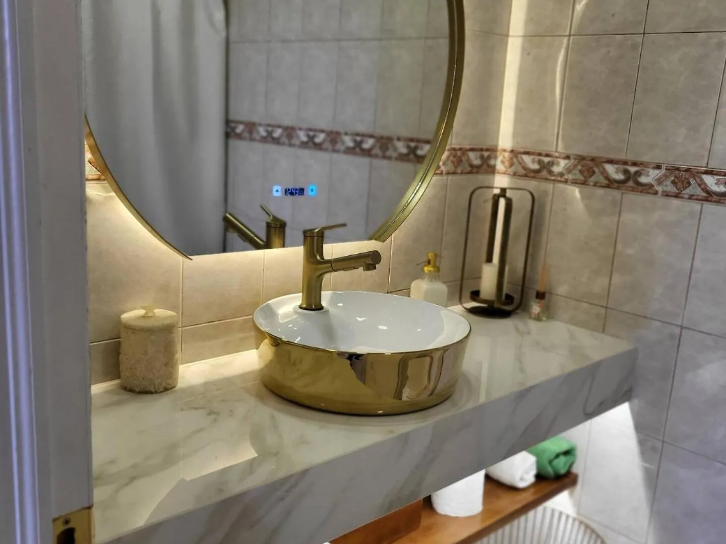 Top Floor 3 Bedroom Apartment Located 10Min Away From The Cathedral Cuenca